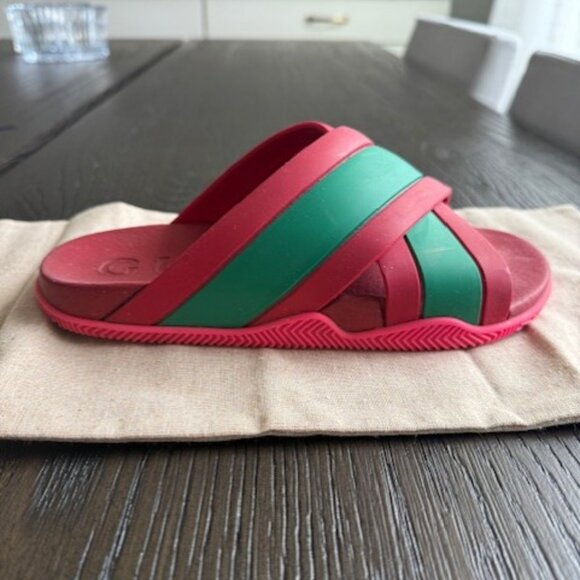 Gucci Women's Slides with Web Detail & Pink Sole – Chic & Comfortable - Picture 8 of 11